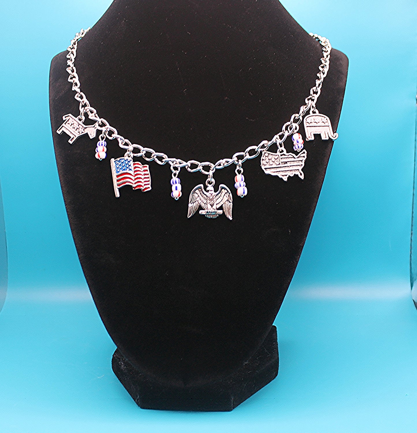 Independence Choker Chain
