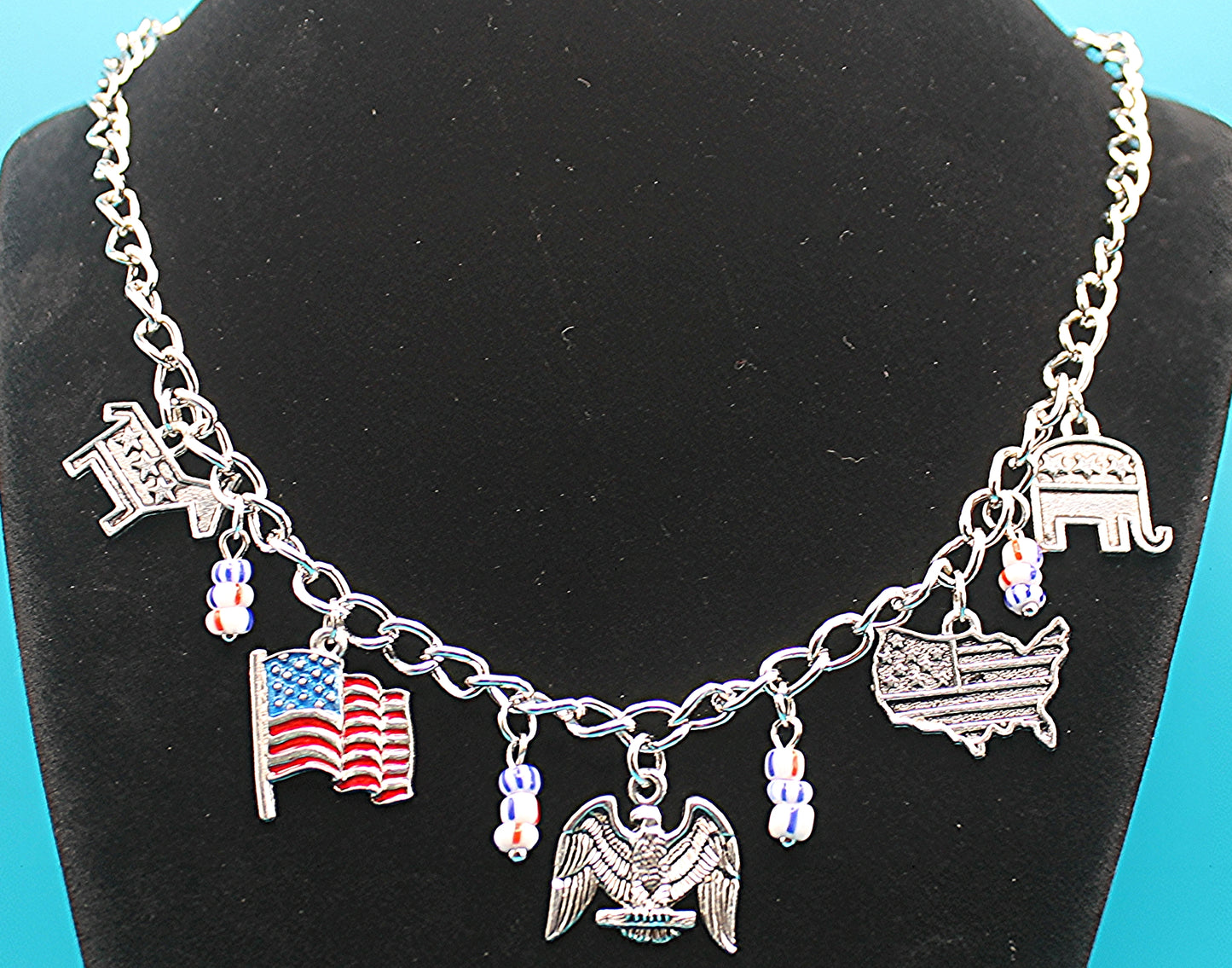 Independence Choker Chain