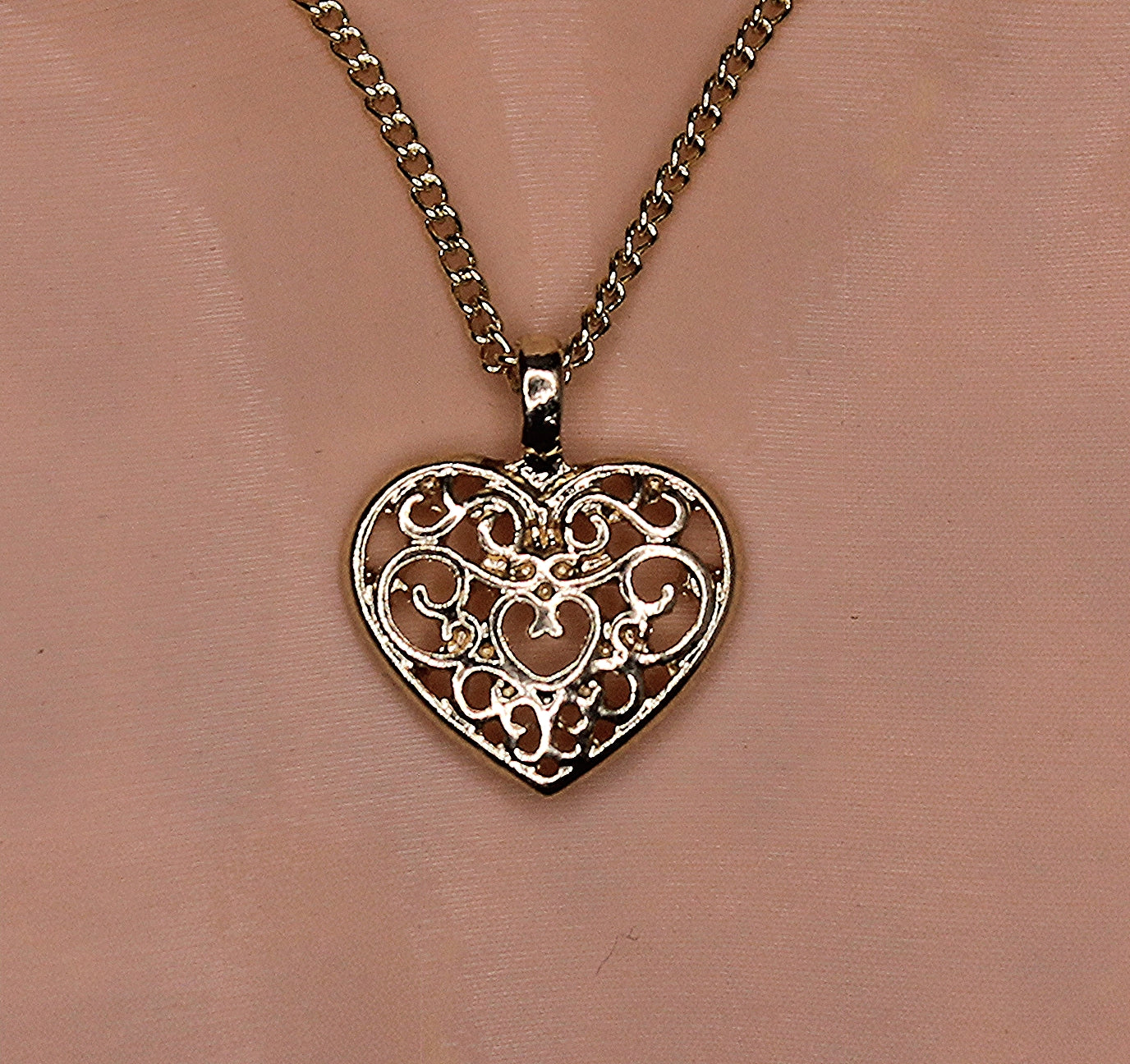 14 k Gold Tone Filagree Heart Necklace