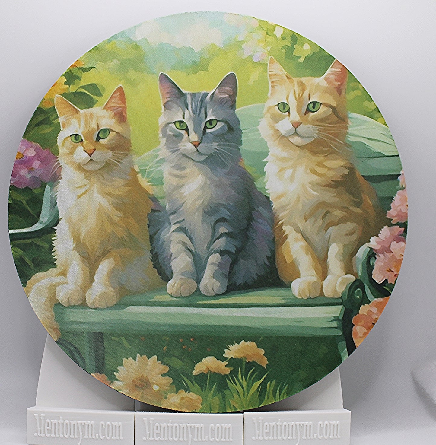 Three Kittens Round Pad