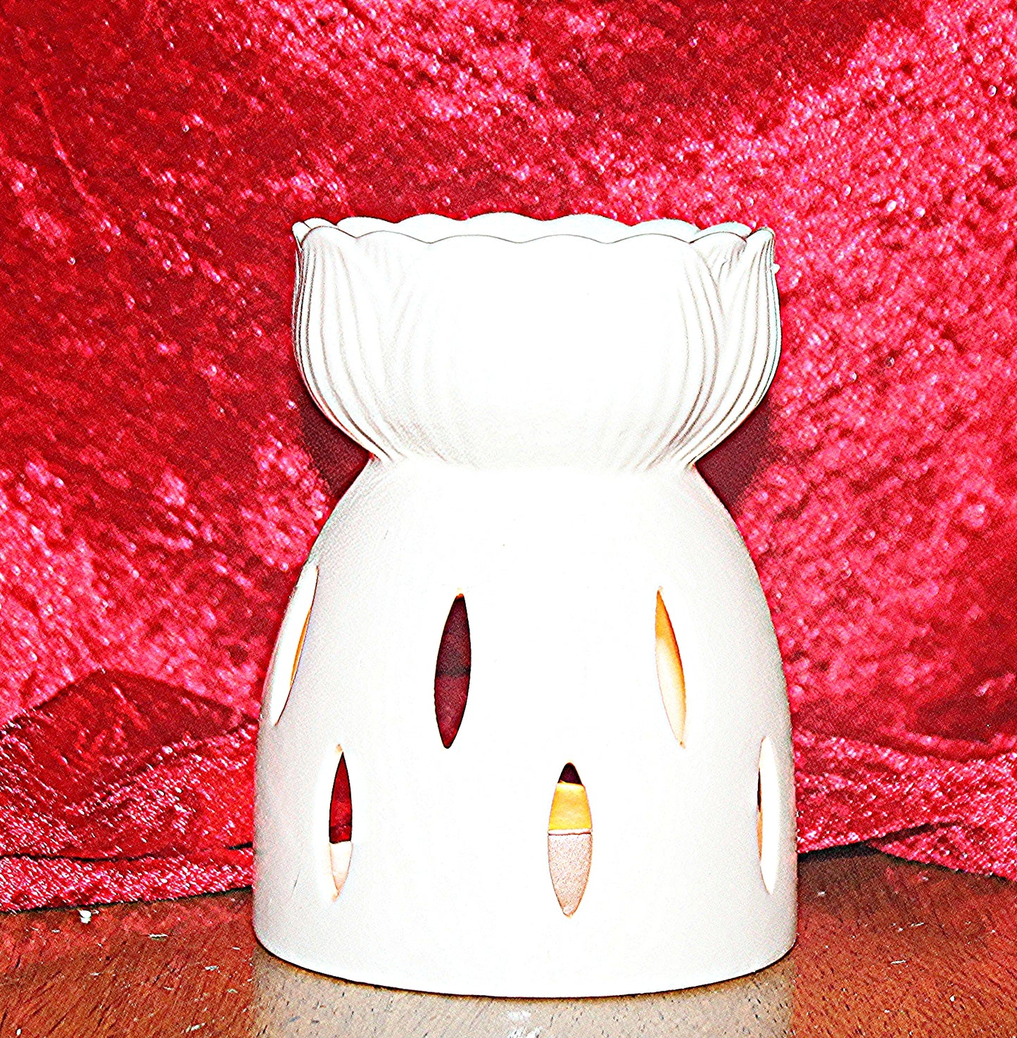 White Gloss Lotus Flower oil Burner and Wax Warmer